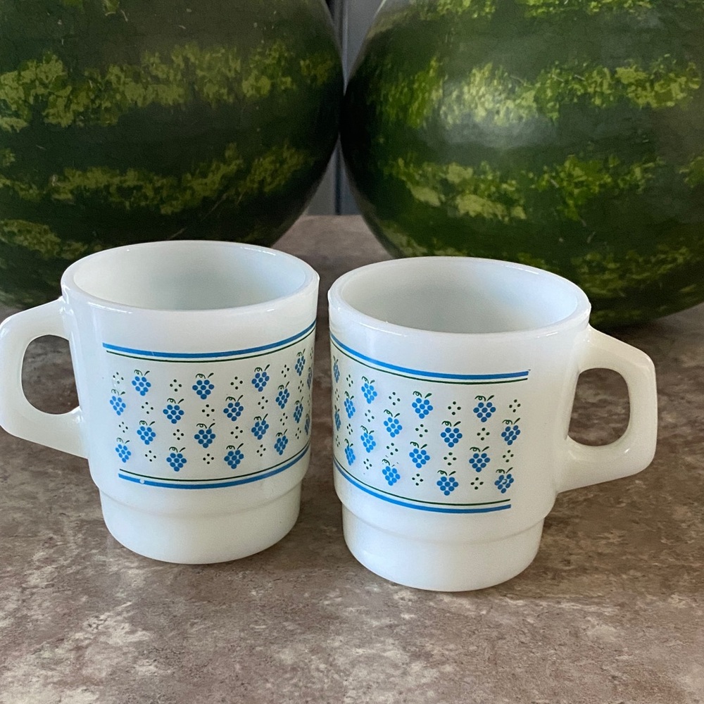 Classic Blue Patterned Coffee Mugs, termocrisa milk glass